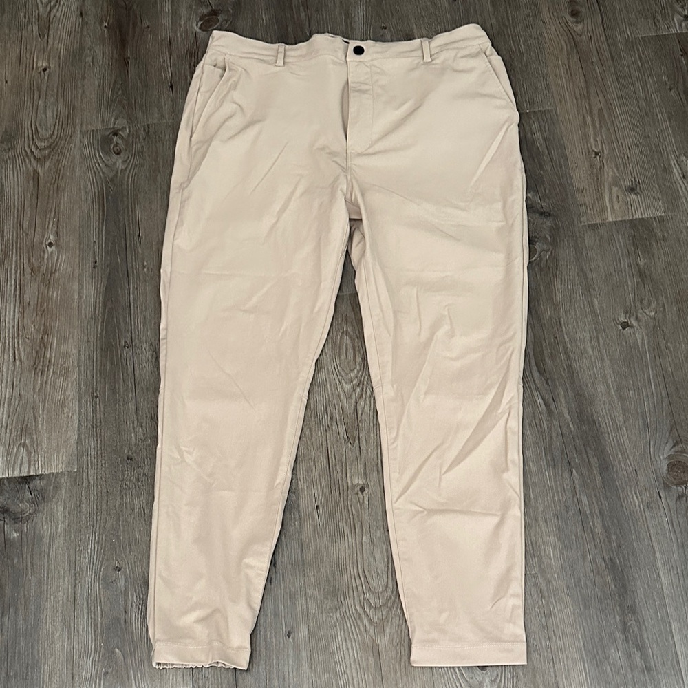Cuts Clothing Men's Light Tan Chinos